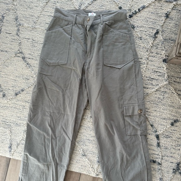 Light green/khaki breathable high waisted beachy pant size M - Sisstr Evolution - Picture 1 of 7